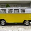 Combi Amarilla Metálica a Escala - Imagen 4