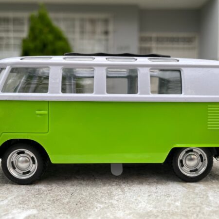 Combi Verde Metálica a Escala - Imagen 4