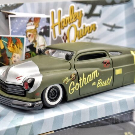 Auto de Harley Queen - Imagen 4