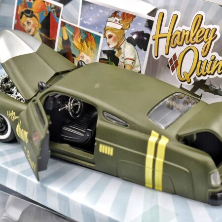 Auto de Harley Queen - Imagen 5