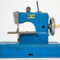 Máquina de Coser Metálica Azul - Imagen 2