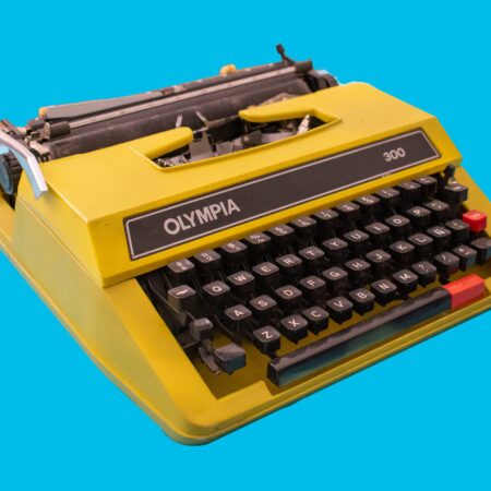 Máquina de Escribir OLYMPIA 300 amarilla - Imagen 2