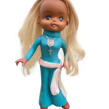 Muñeca Coqueta con ropa celeste