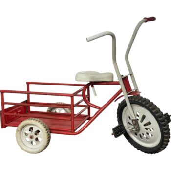 Triciclo Vintage Con Canastilla en la Parte de Atrás