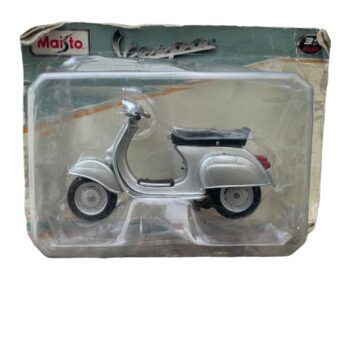 Moto Vespa a Escala en Caja