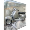 Moto Vespa a Escala en Caja - Imagen 5