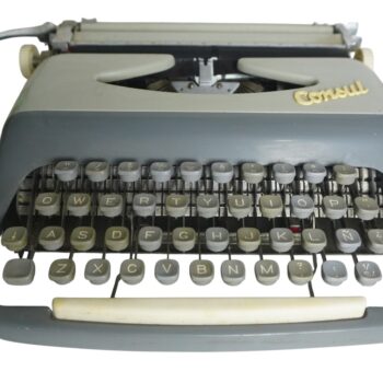 Máquina de Escribir Consul modelo portátil