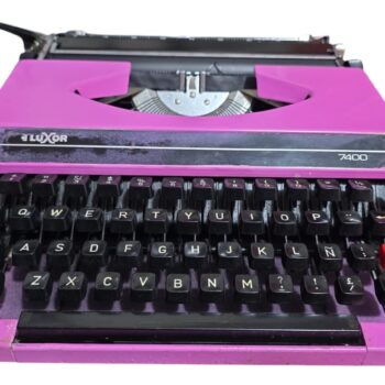 Máquina de escribir Marca LUXOR fucsia
