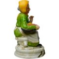 Figura Vintage de Cerámica Anciana con Cesta de Frutas Pintada a Mano – Hecho en Taiwán Años 50 - Imagen 3